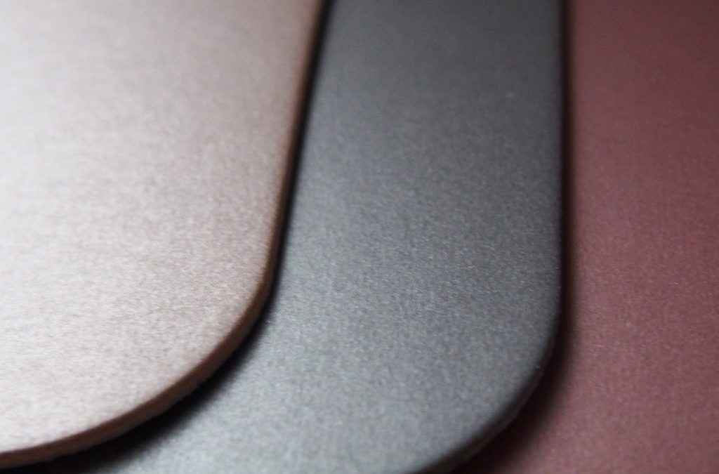 Why Linoleum Makes the Best Desk Pads